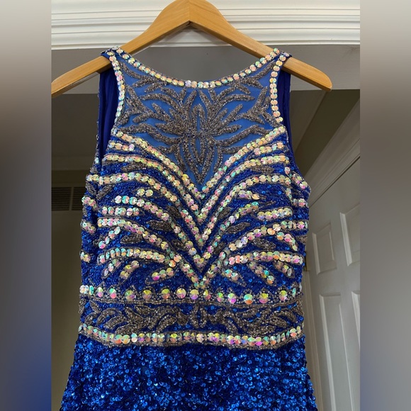 Snowball/prom dress - Picture 2 of 3